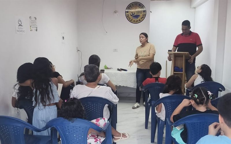 Congregación de Un Nuevo Pacto reunida en Cúcuta