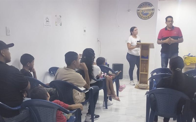 Culto de la iglesia Un Nuevo Pacto en Villa del Rosario