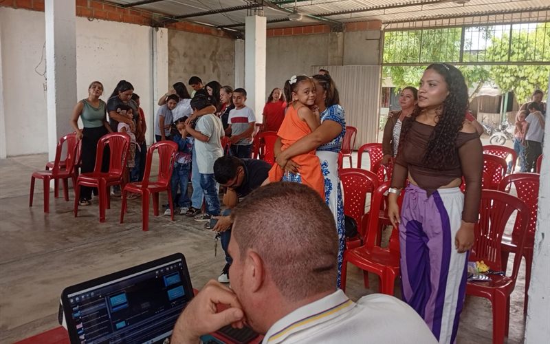 Reunión de la iglesia La Gloria Postrera en Sabana de Torres
