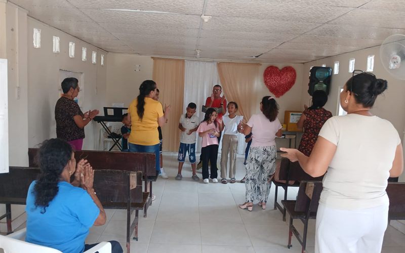 Culto en la Iglesia del Nazareno de Aguachica, Cesar