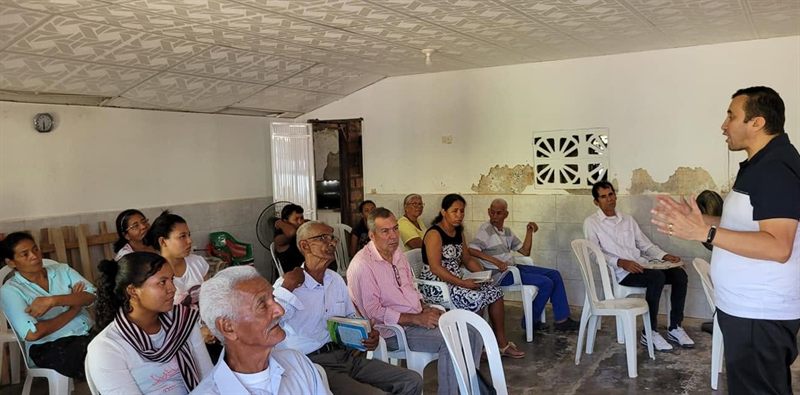 Reunión de la Iglesia del Nazareno Ríos de Agua Viva en La Palma, Santander