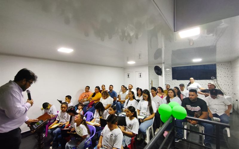 Culto en la Iglesia del Nazareno de Piedecuesta, Santander